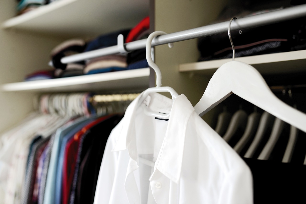 How to Build a Capsule Wardrobe in 2025