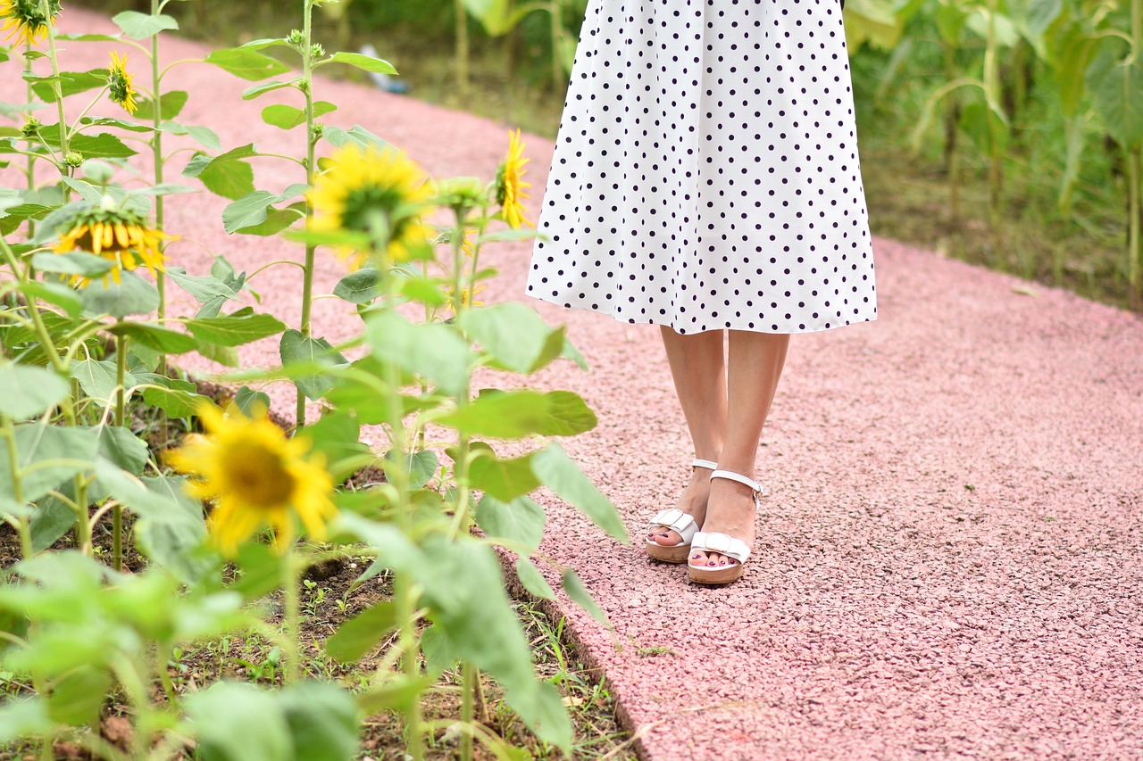The Return of Y2K: How to Style It for a Modern Look